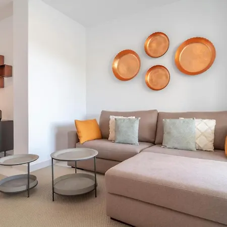 Stunning In With 2 Bedrooms, Wifi And Outdoor Swimming Pool