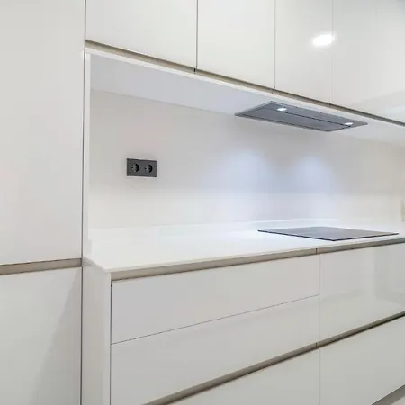 דירה Stunning In With 2 Bedrooms, Wifi And Outdoor Swimming Pool