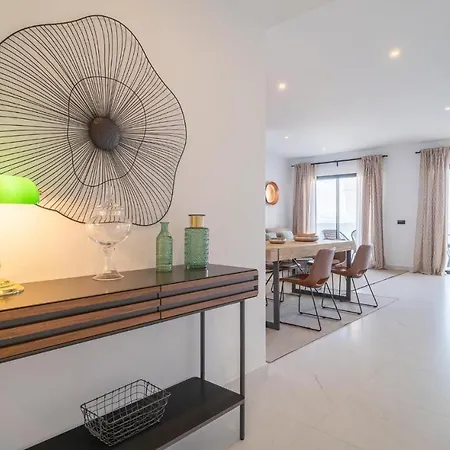 Stunning In With 2 Bedrooms, Wifi And Outdoor Swimming Pool דירה אסטפונה